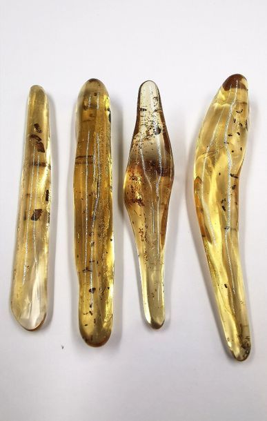 null Set of 4 pieces of copal amber with insect inclusions
