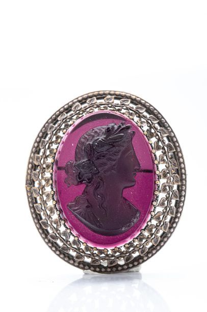 null Rare cameo on amethyst the silver mount with a frieze of laurel leaves with...