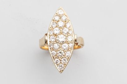 null Bague marquise en or jaune 18k pavée de diamants - PB : 7,70gr - TDD 56