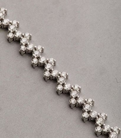 null Bracelet Zig-Zag en or blanc 18k serti de diamants ronds - PB : 8,7gr
