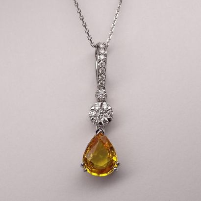 null Pendentif en or blanc 18k serti d'un Saphir jaune taille poire de 1,50cts environ...