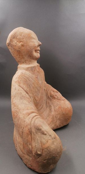 null 
China - Terracotta statue Han dynasty 206 BC to 220 AD - H: 34 cm - Provenance:...