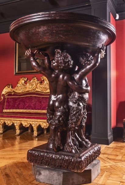 null Ecole française XIXème - Pied de fontaine Trois satyres supportant une vasque...