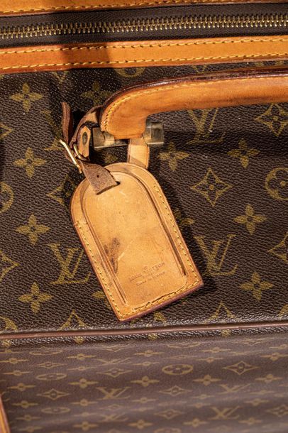 null Louis VUITTON Suitcase "Airbus" in Monogram canvas and natural leather, double...