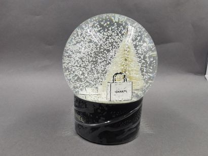 null CHANEL - Snow globe featuring a fir tree - Brand New