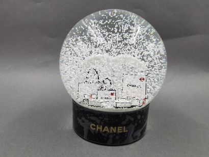 null CHANEL 2019 - Snow globe with the logo and gift of the house - In its box -...