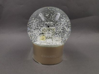null CHANEL - Snow globe with the bottle number 5 in red - Box - Brand new condi...
