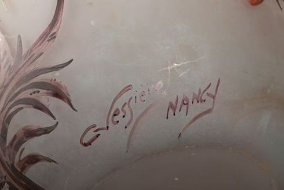 null Charles VESSIERE à NANCY - Vase ovoïde à col festonné en verre opacifié rose...