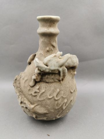 null CHINE XIXème - Vase balustre en faience à engobe craquelée et décors appliqué...