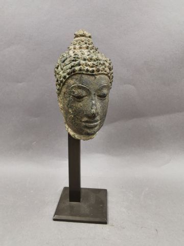 null Tête de Buddha en bronze - Hauteur sans le socle : 11,5cm, avec le socle : ...
