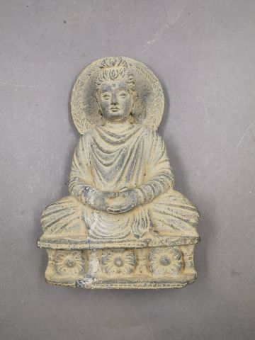 null Buddha assis en méditation en grès - Style du Gandhara - H 17cm