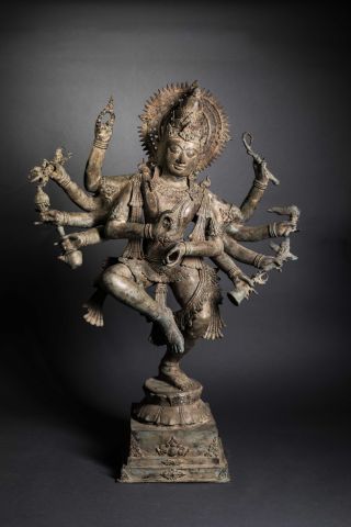 null Chine - Statue de la divinité Shiva dansant avec un shivaschakra, l’halo divin...