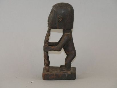 null Statuette en bois de style Korwar - H 13cm. Provenance: Ancienne collection...