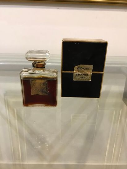 null CHANEL - Flacon de parfum en cristal, numéro spécial H.C