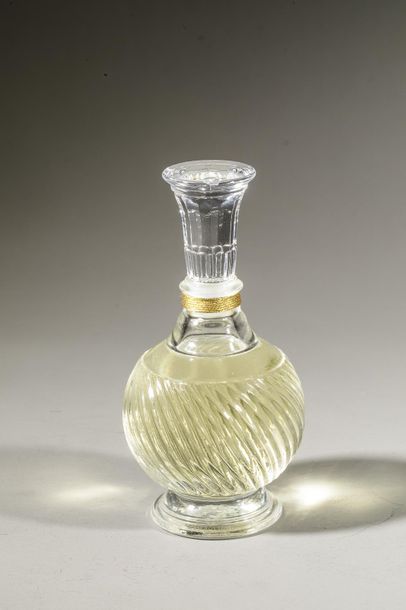null GUERLAIN « Guerlinade »
Réédition du flacon Première Période. Parfum d’Origine...