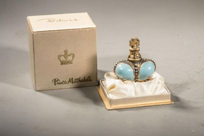 null PRINCE MATCHABELLI « Be Loved Perfume »
Flacon en verre de forme couronne, laqué...