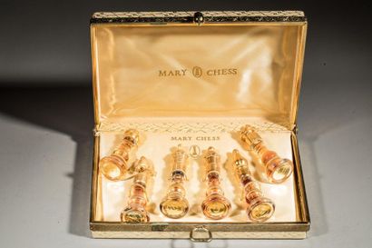 null MARY CHESS
Coffret titré « Mary Chess » comprenant 6 flacons représentant les...