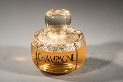 null YVES SAINT LAURENT "Champagne" 
Flacon factice géant de décoration, titré sur...