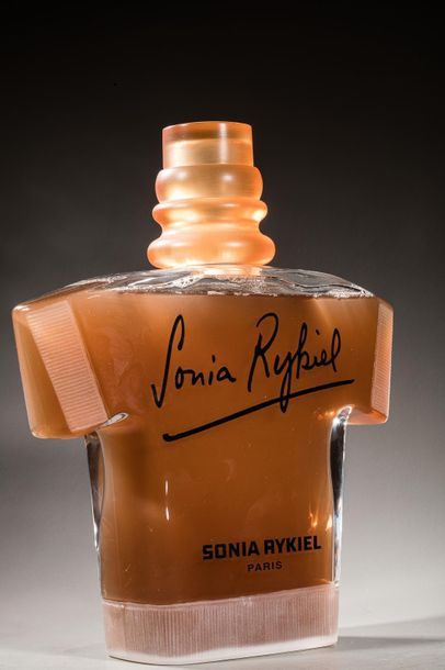 null SONIA RYKIEL
Flacon factice géant de décoration, signé sur une face "Sonia Rykiel...