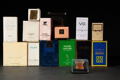 null Importants lot d'environ 200 miniatures homothétiques avec parfum d'origine...
