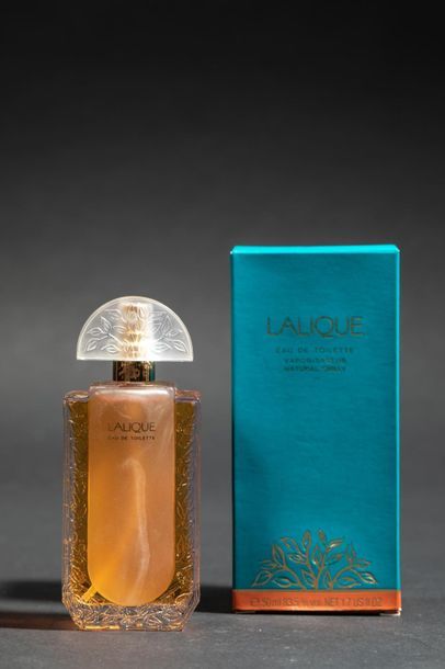 null Lot : Lalique flacon vaporisateur 50ml, deux facties Reveillon Trubulence, Caron...