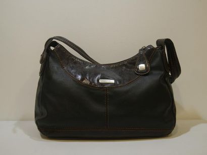 null Lot composé de: FENDI, 
 Sac en toile gris à 2 anses - ESPRIT, sac cuir surpiqûres...