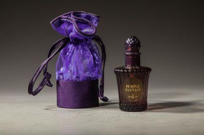 null GUERLAIN « Purple Fantasy »
Flacon atomiseur en verre, modèle Louis XVI de couleur...