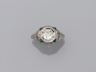 null Art Deco ring in 18k white gold surmounted by a central diamond of about 0.70cts...