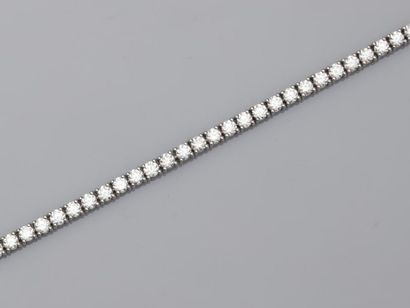 null Bracelet ligne en or blanc 18k serti de 51 diamants approximativement G -SI...