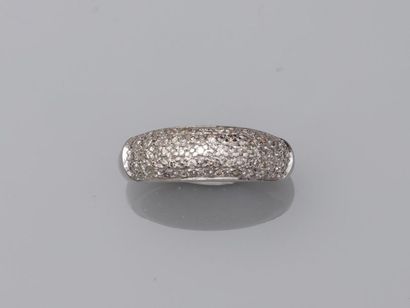null Dome ring in 18k white gold surmounted by a pavement of diamonds - PB: 5.3gr...