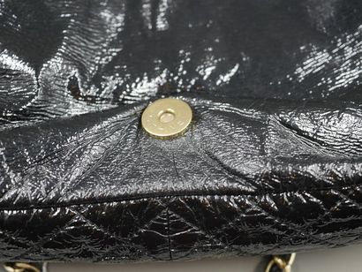 null CHANEL - Partially padded black patent leather bag - Front pocket stitched with...