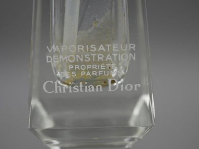 null Christian Dior. Diorissimo. Vaporisateur de démonstration, modèle pyramide titré...