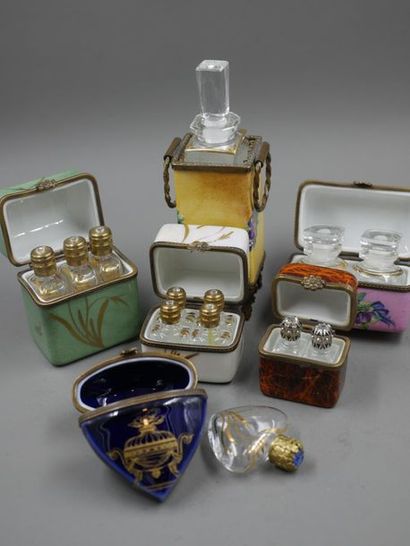 null CARON - Six perfume boxes in enamelled porcelain - TBE