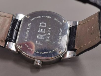 null FRED - Montre bracelet de dame en acier chromé, cadran noir stylisé avec chiffres...