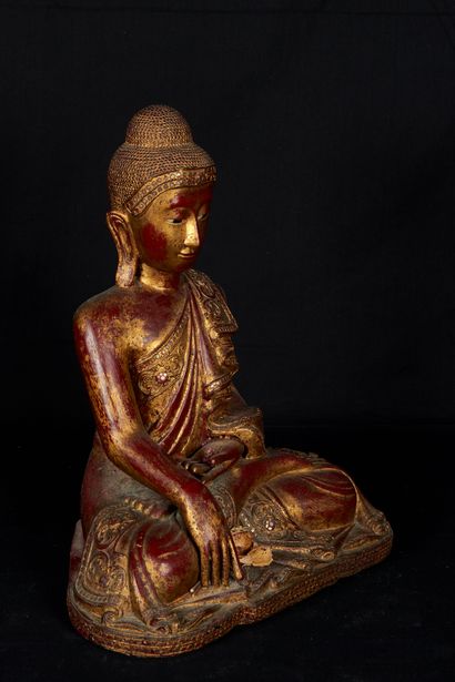 null Birmanie, fin XIXème début XXème siècle. Bouddha assis en position de la prise...