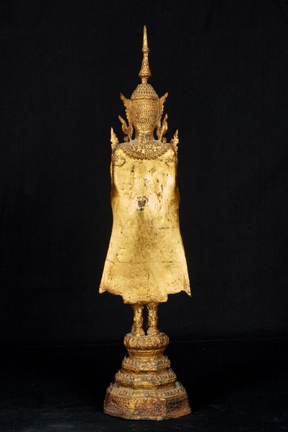 null Thaïlande, style Ratanakosin, fin XIXème siècle. Bouddha debout sur un socle...