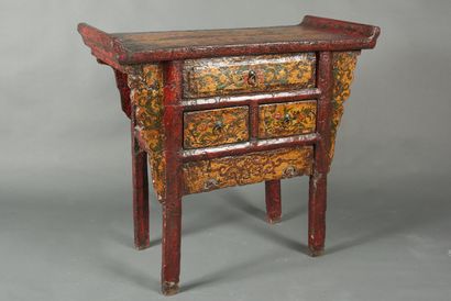 null China, early 20th century. Small table opening with three drawers in front....
