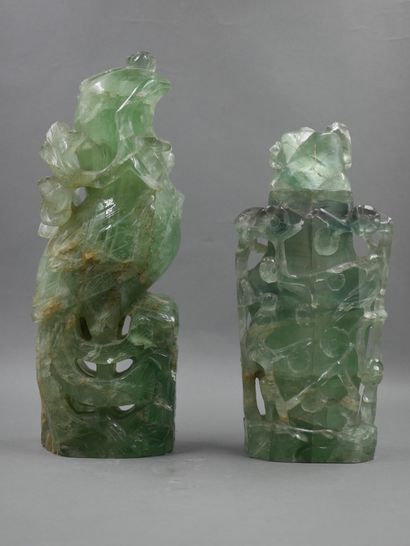 null CHINE, XIXème siècle. Lot comprenant deux pièces en fluorite : Vase couvert...