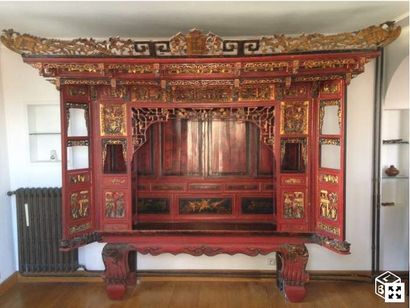 null China, late Qing dynasty, circa 1900. Canopy bed transformed into a sofa. Lacquered...