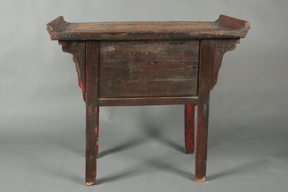 null China, early 20th century. Small table opening with three drawers in front....