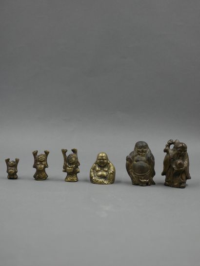 null CHINE

Trois poids à opium figurant le Bouddha Maitreya, bronze. 

Haut. : 2,5...
