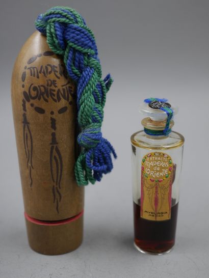 null Perfumer Myrurgia. Maderras de Oriente. Created around 1920. Cylindrical glass...