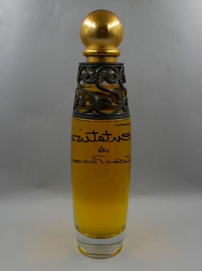 null PALOMA PICASSO " Temptations "

Giant glass bottle, dummy decoration, titled....