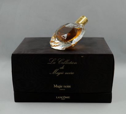 null LANCÔME " Black Magic Collection "

Bottle limited edition PDO ? Diamond shaped...