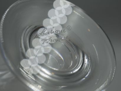 null LALIQUE FRANCE " Moulin Rouge "

Partially frosted colourless crystal bottle...