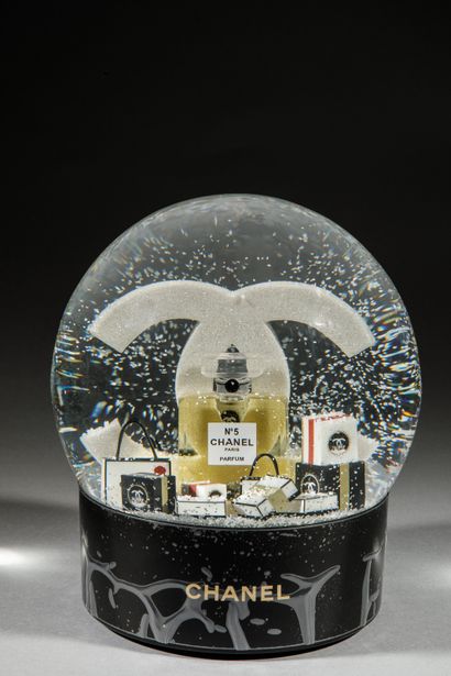 null CHANEL - XXL motorized snowball with Logo, Perfume, Home Gifts - With USB cable...