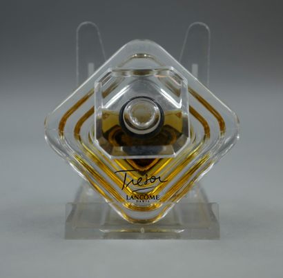 null Lancome. Sweetheart. Original perfume crystal bottle. Titled box. H.7,5cm