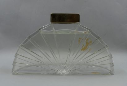 null KARL LAGERFELD "KL"

Large glass bottle, fan-shaped model, empty, untitled....