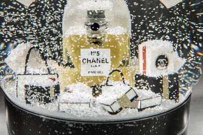 null CHANEL - XXL motorized snowball with Logo, Perfume, Home Gifts - With USB cable...