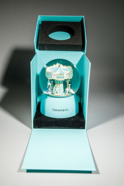null TIFFANY Co - Musical snow globe featuring a winding carousel, Korea 2019 Edition...